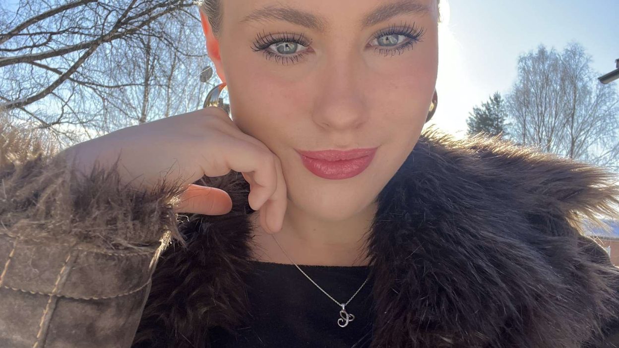 Ella.foxx OnlyFans Profile