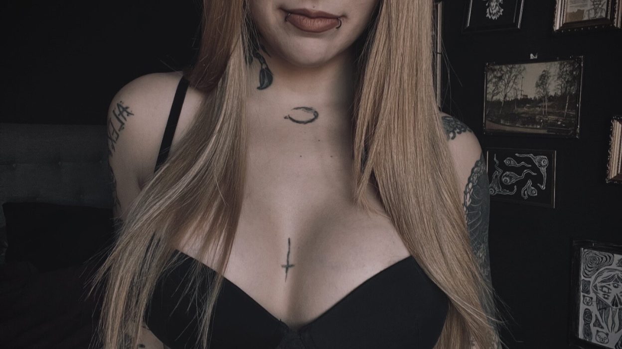 Joannewinters2 OnlyFans Profile